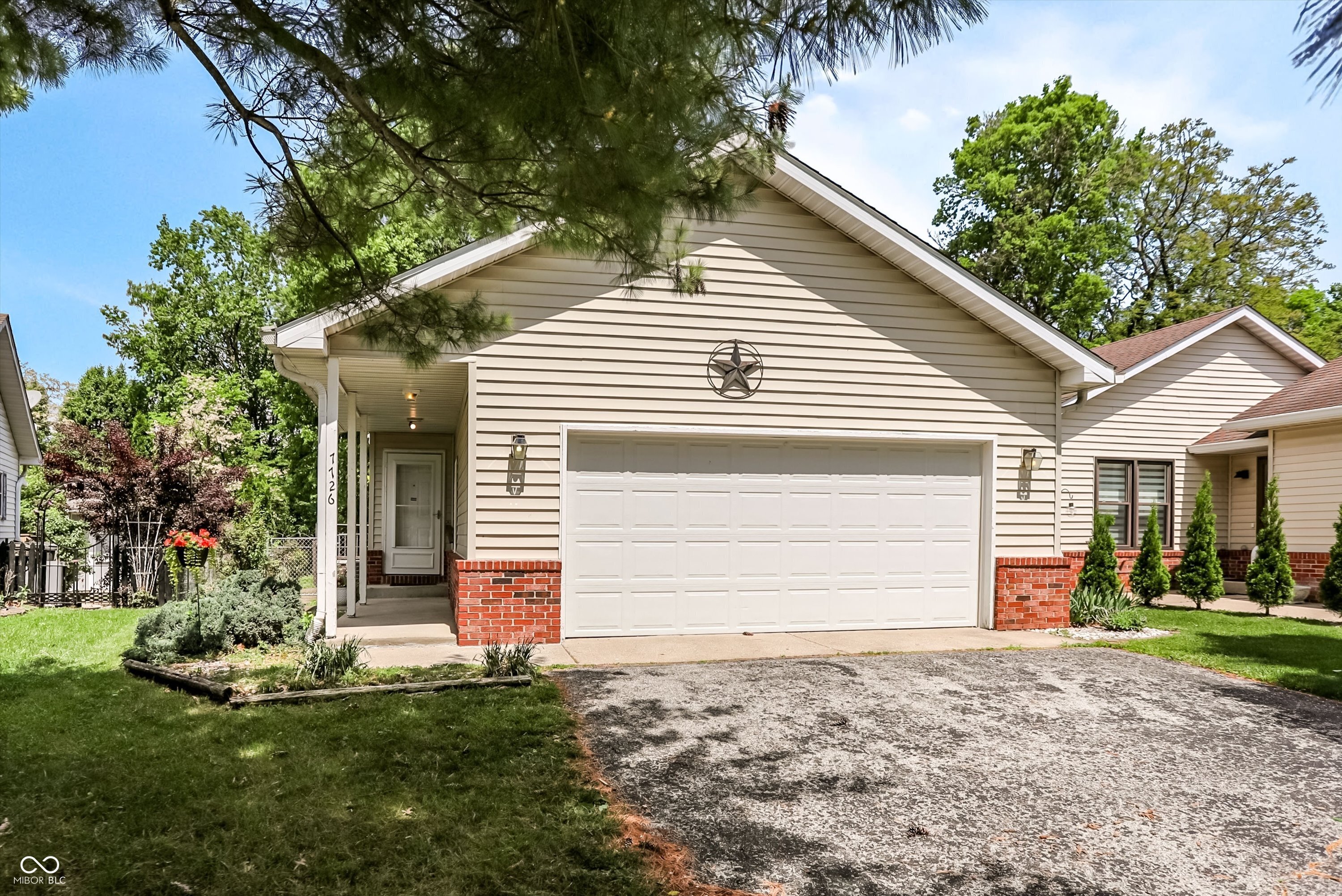 7726 Orchard Village Drive Indianapolis IN 46217