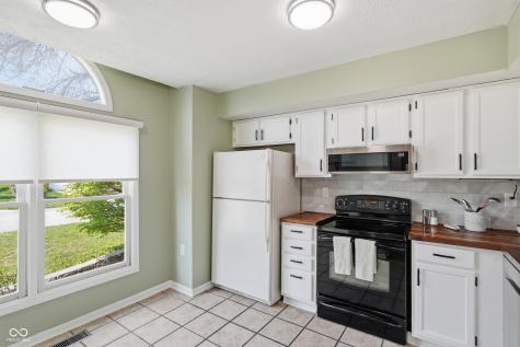 8889 White Fir Drive Indianapolis IN 46256