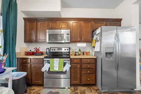 2017 Shadow Creek Boulevard Columbus IN 47201