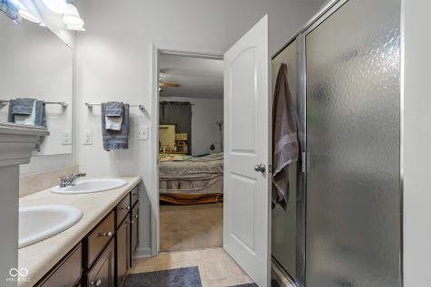 2017 Shadow Creek Boulevard Columbus IN 47201