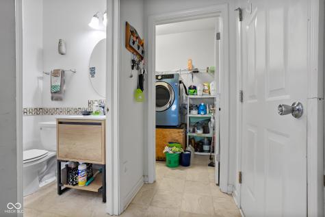 2017 Shadow Creek Boulevard Columbus IN 47201