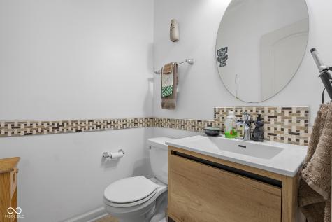 2017 Shadow Creek Boulevard Columbus IN 47201