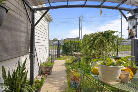 2017 Shadow Creek Boulevard Columbus IN 47201