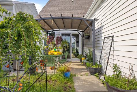 2017 Shadow Creek Boulevard Columbus IN 47201