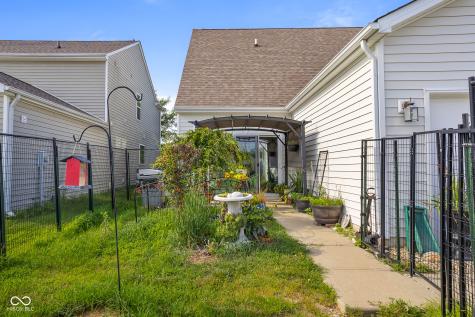 2017 Shadow Creek Boulevard Columbus IN 47201