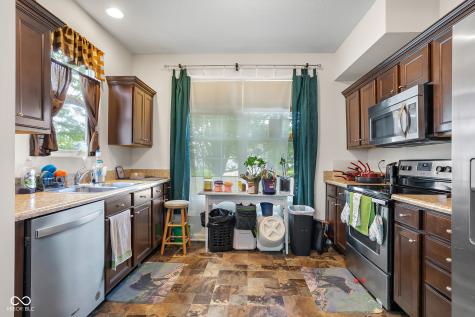 2017 Shadow Creek Boulevard Columbus IN 47201