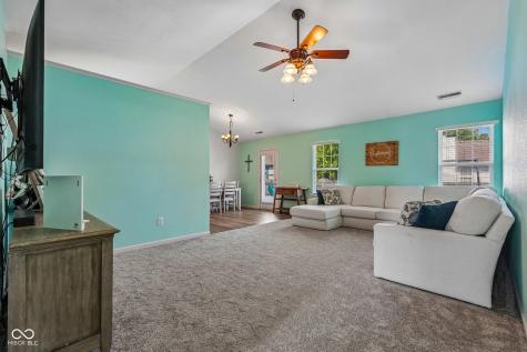 872 Franklin Lakes Boulevard Franklin IN 46131