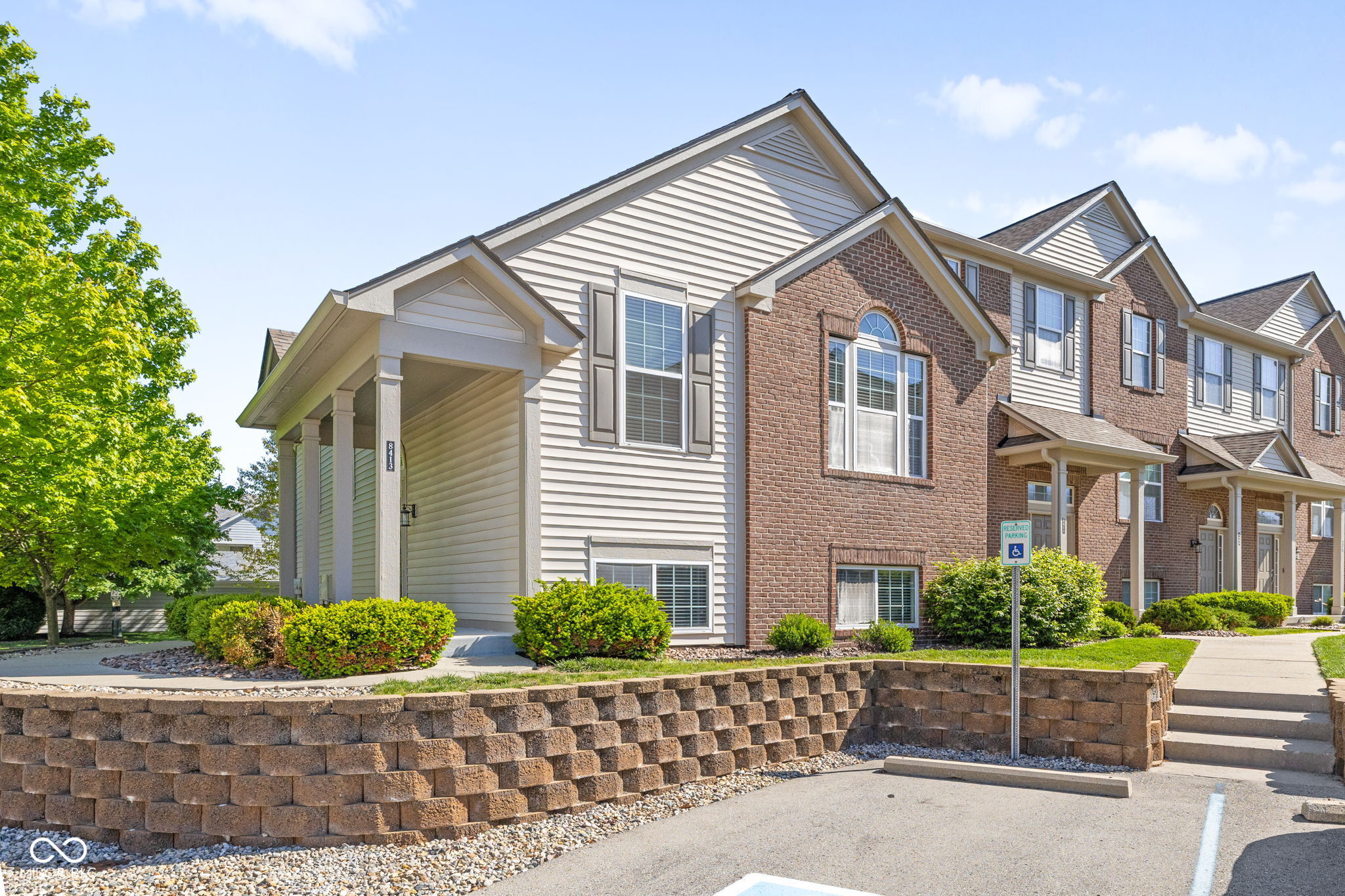 8413 Clayhurst Drive Indianapolis IN 46278