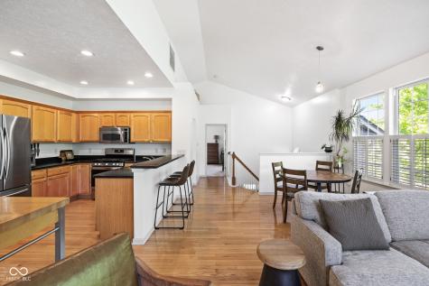 8413 Clayhurst Drive Indianapolis IN 46278