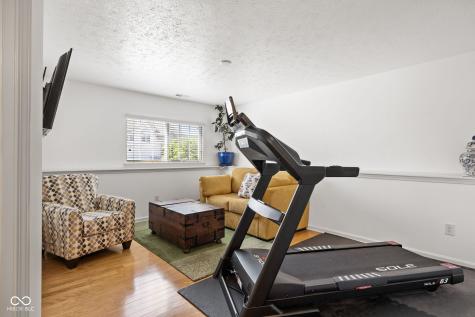 8413 Clayhurst Drive Indianapolis IN 46278
