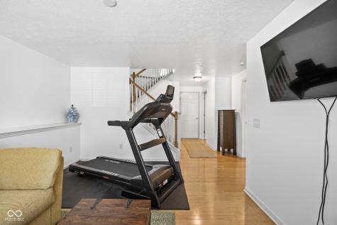 8413 Clayhurst Drive Indianapolis IN 46278