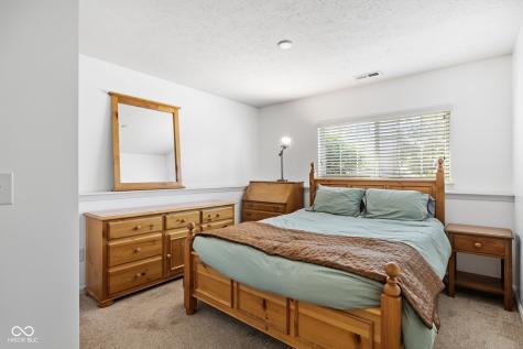 8413 Clayhurst Drive Indianapolis IN 46278