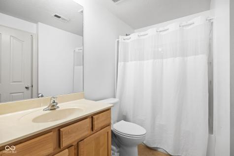 8413 Clayhurst Drive Indianapolis IN 46278