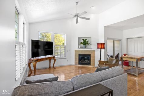 8413 Clayhurst Drive Indianapolis IN 46278