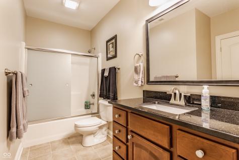 10784 Giselle Way Fishers IN 46040