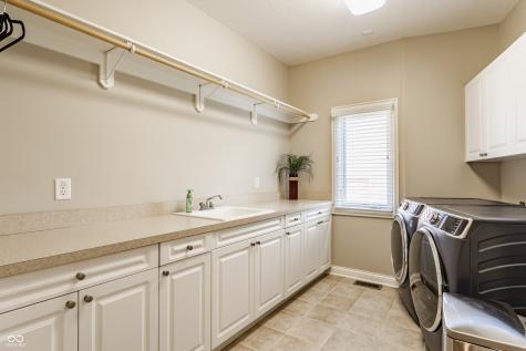 10784 Giselle Way Fishers IN 46040