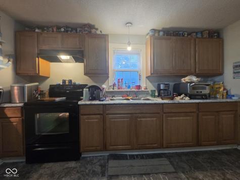 528 Della Road Columbus IN 47203