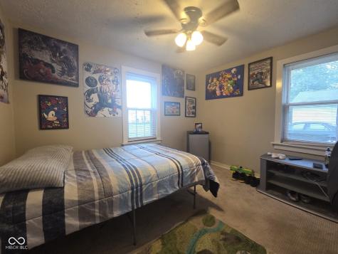 528 Della Road Columbus IN 47203