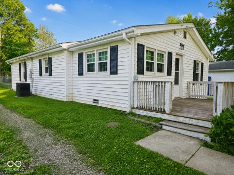 528 Della Road Columbus IN 47203