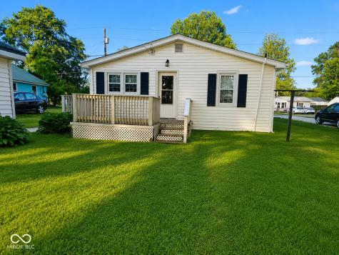 528 Della Road Columbus IN 47203