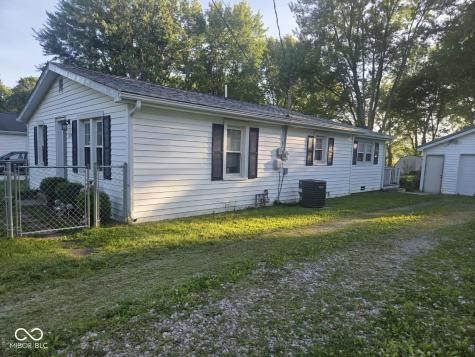 528 Della Road Columbus IN 47203