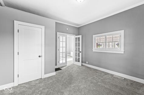 2020 N B Street Elwood IN 46036