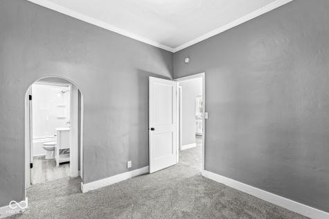 2020 N B Street Elwood IN 46036