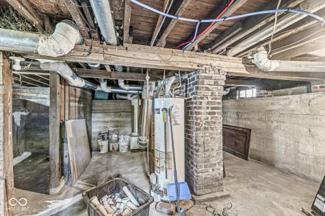 2020 N B Street Elwood IN 46036