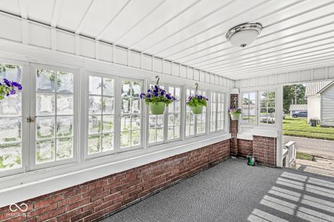 2020 N B Street Elwood IN 46036