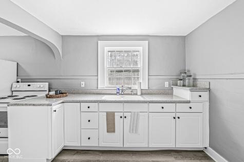 2020 N B Street Elwood IN 46036