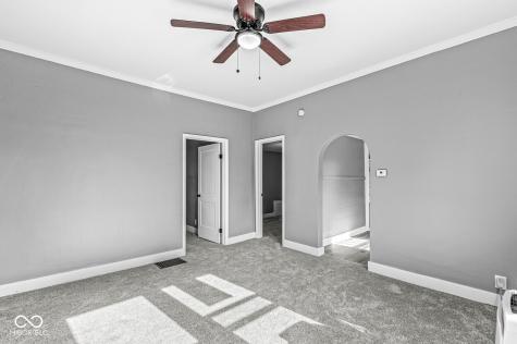 2020 N B Street Elwood IN 46036