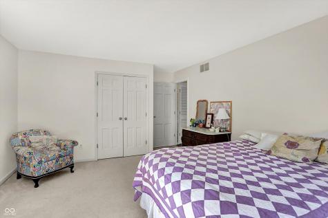 80 Williamsburg Court Zionsville IN 46077