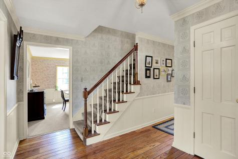 80 Williamsburg Court Zionsville IN 46077