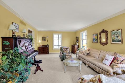 80 Williamsburg Court Zionsville IN 46077