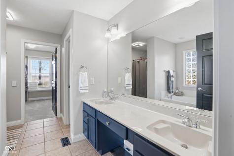1518 N 100 E Tipton IN 46072