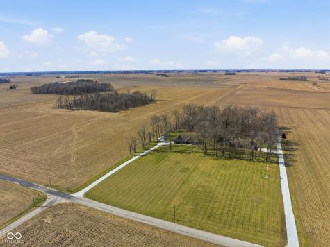 1518 N 100 E Tipton IN 46072