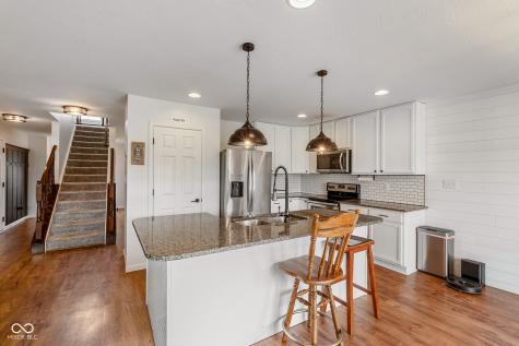 5571 W Woodhaven Drive Mccordsville IN 46055