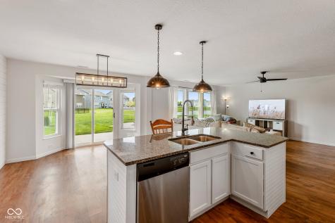 5571 W Woodhaven Drive Mccordsville IN 46055