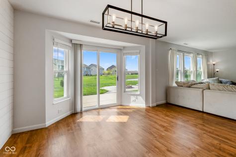 5571 W Woodhaven Drive Mccordsville IN 46055