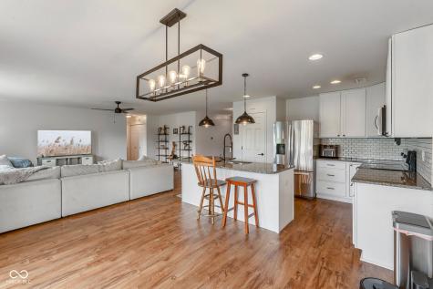 5571 W Woodhaven Drive Mccordsville IN 46055
