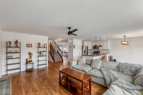 5571 W Woodhaven Drive Mccordsville IN 46055