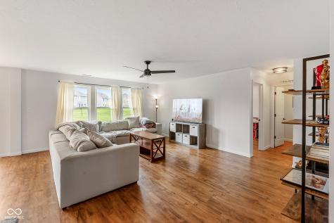 5571 W Woodhaven Drive Mccordsville IN 46055