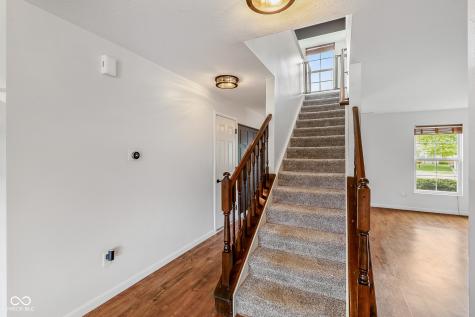 5571 W Woodhaven Drive Mccordsville IN 46055