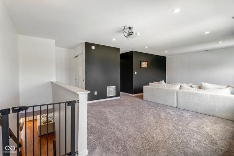 5571 W Woodhaven Drive Mccordsville IN 46055