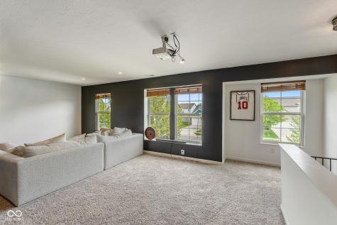 5571 W Woodhaven Drive Mccordsville IN 46055