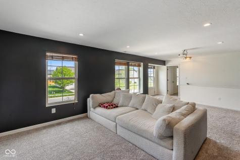 5571 W Woodhaven Drive Mccordsville IN 46055