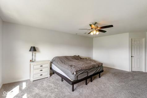 5571 W Woodhaven Drive Mccordsville IN 46055
