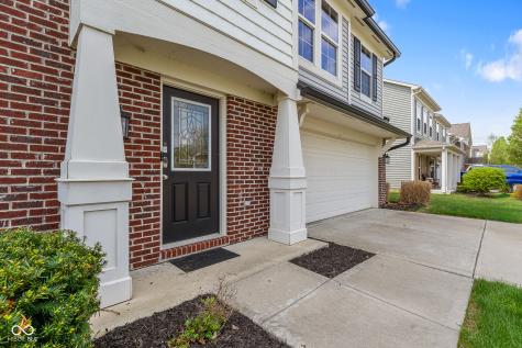 5571 W Woodhaven Drive Mccordsville IN 46055