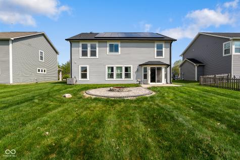 5571 W Woodhaven Drive Mccordsville IN 46055