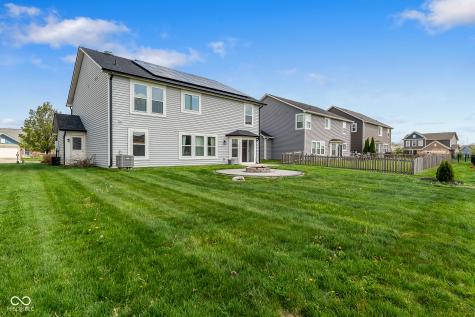 5571 W Woodhaven Drive Mccordsville IN 46055